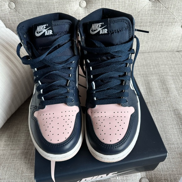 Women’s Air Jordan 1 Retro Hi OG Bubblegum - Picture 2 of 10